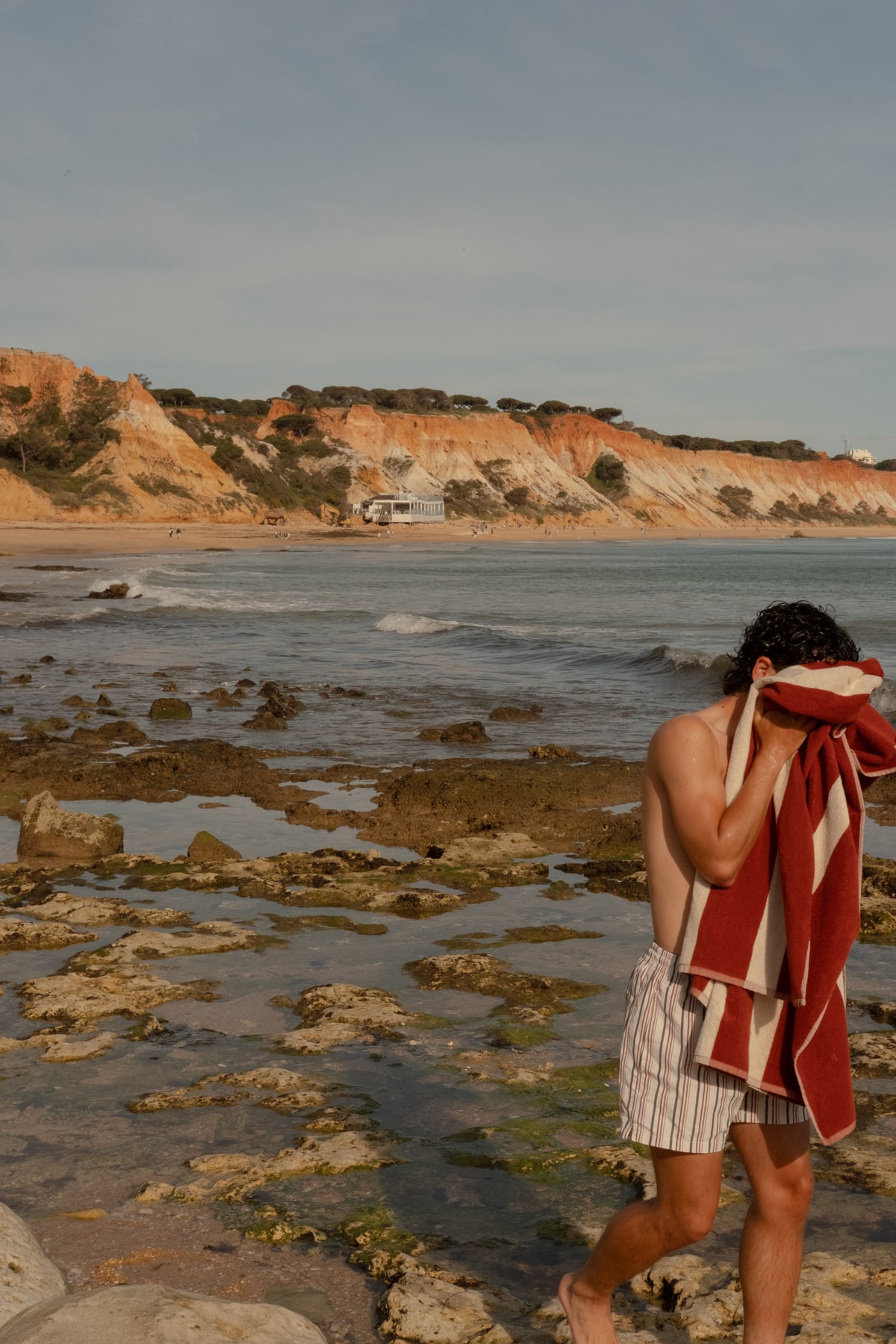 Ruben with a brasa organic cotton towel on the Algarve